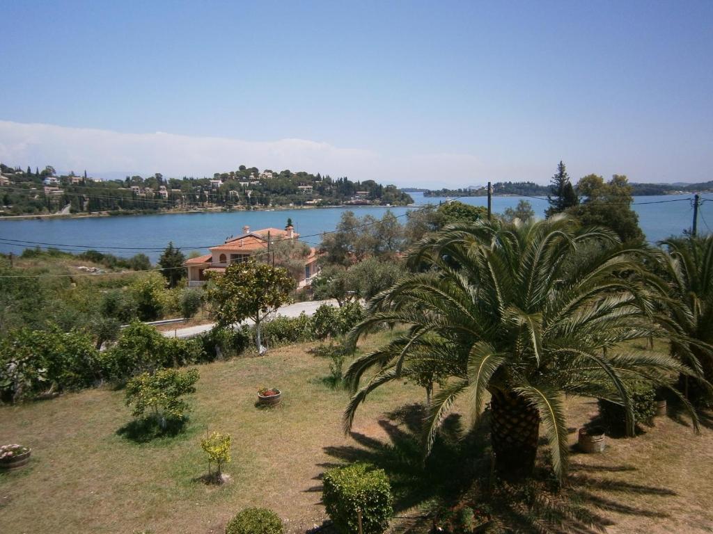 Athineos Apartments กอมเมนโน ภายนอก รูปภาพ