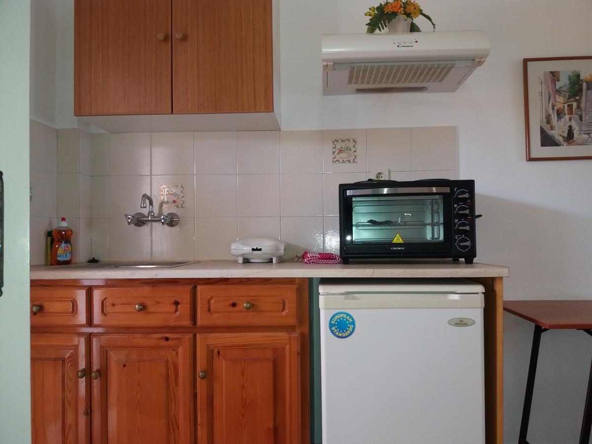 Athineos Apartments กอมเมนโน ภายนอก รูปภาพ