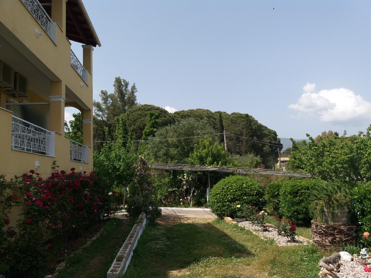 Athineos Apartments กอมเมนโน ภายนอก รูปภาพ