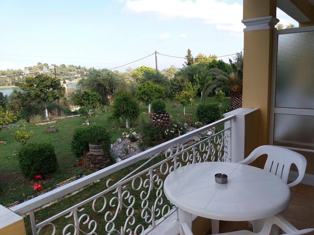 Athineos Apartments กอมเมนโน ภายนอก รูปภาพ