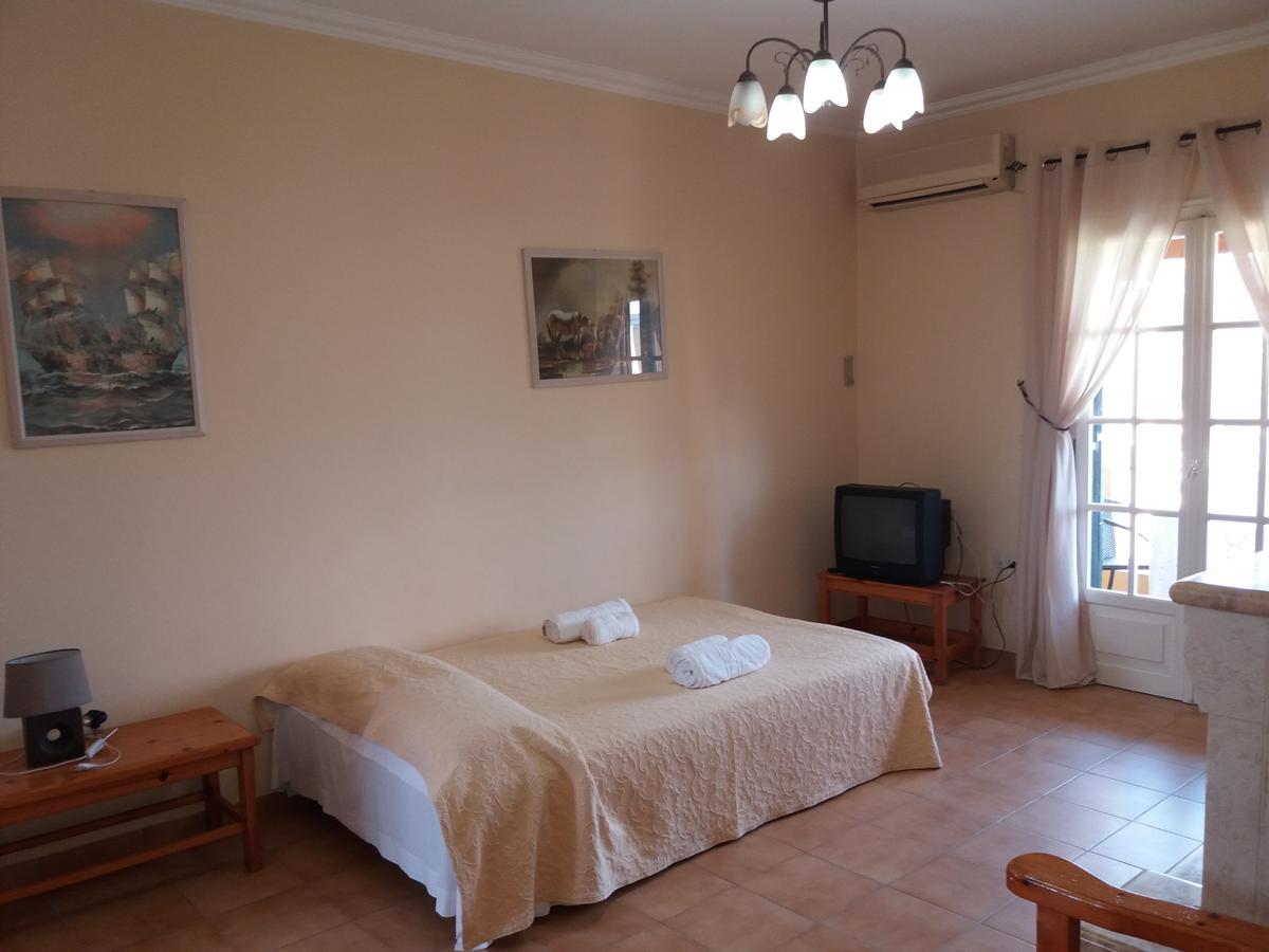 Athineos Apartments กอมเมนโน ภายนอก รูปภาพ
