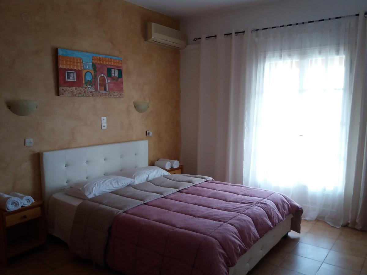 Athineos Apartments กอมเมนโน ภายนอก รูปภาพ